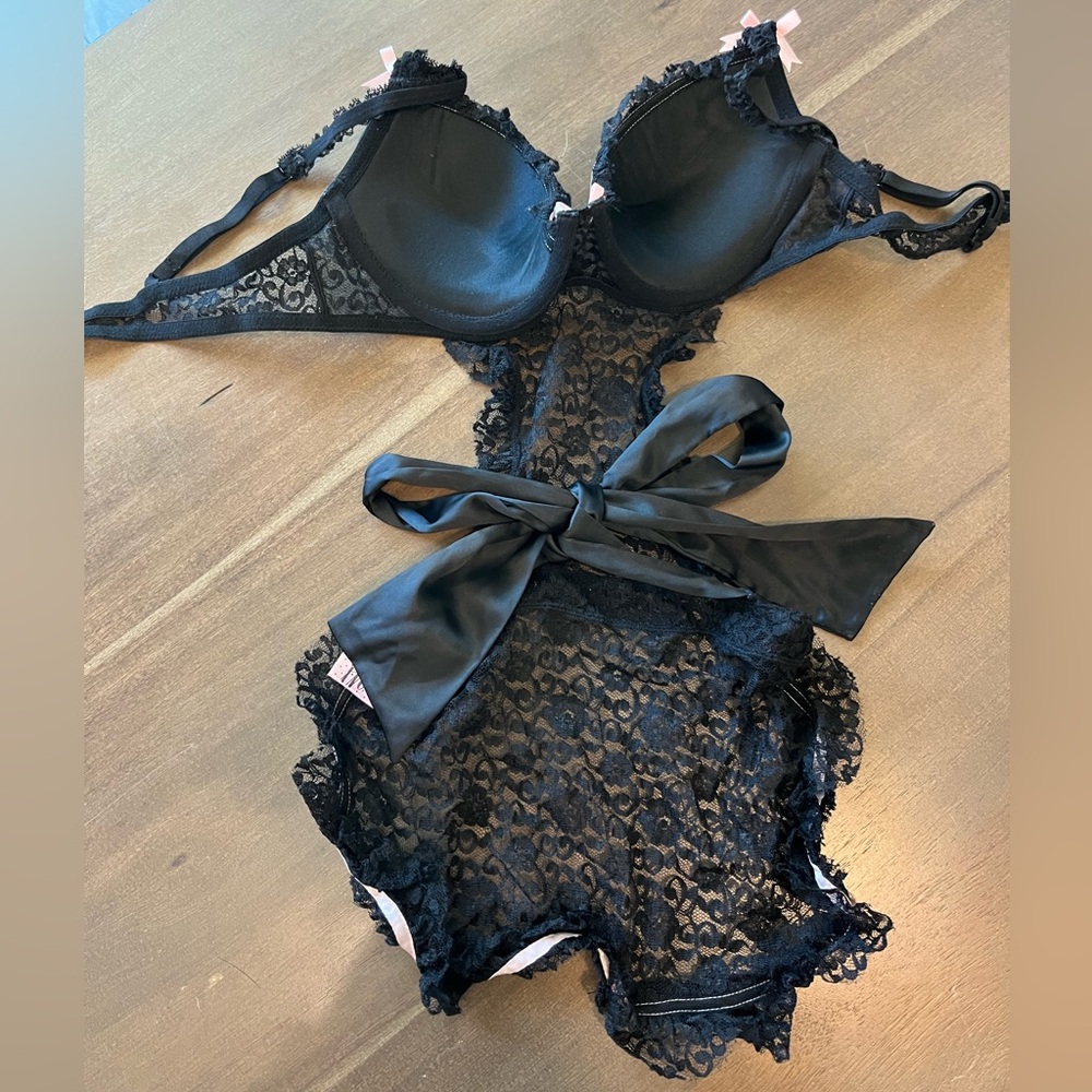Victoria’s Secret 3 piece black lace set - Picture 10 of 14